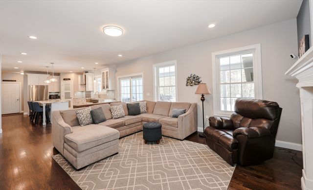 18 Highclere Rd, Windham, NH 03087