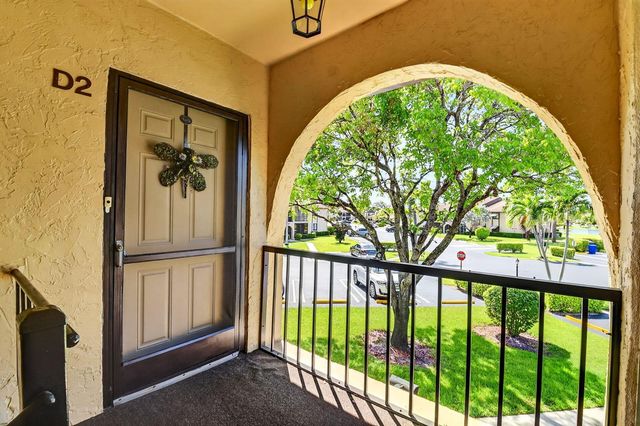 207 Pine Hov Circle D2, Greenacres, FL 33463