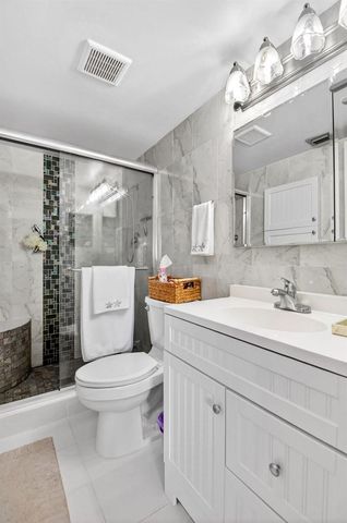 207 Pine Hov Circle D2, Greenacres, FL 33463