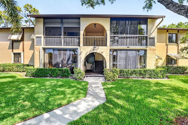 207 Pine Hov Circle D2, Greenacres, FL 33463