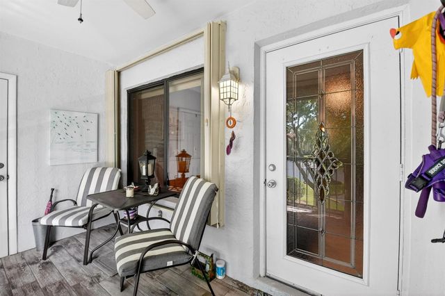207 Pine Hov Circle D2, Greenacres, FL 33463
