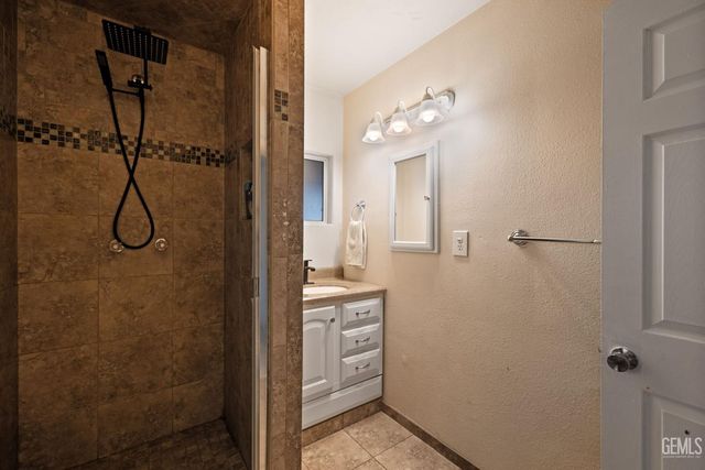 1313 Maitland Drive, Bakersfield, CA 93304