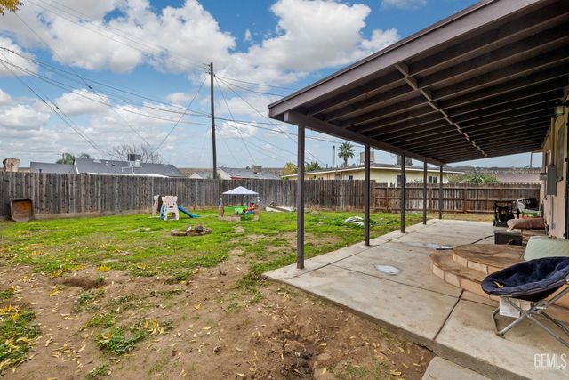 1313 Maitland Drive, Bakersfield, CA 93304