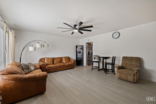 1313 Maitland Drive, Bakersfield, CA 93304