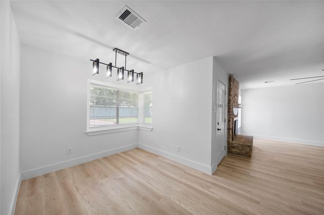 13715 Whichurch Way, Houston, TX 77015