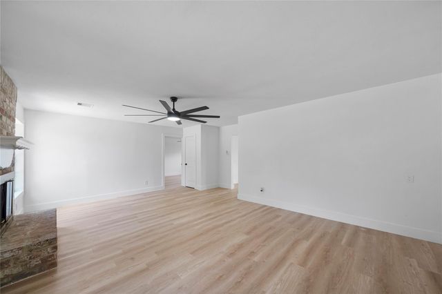 13715 Whichurch Way, Houston, TX 77015