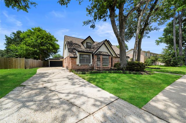 13715 Whichurch Way, Houston, TX 77015