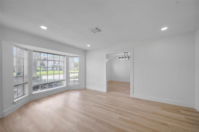 13715 Whichurch Way, Houston, TX 77015