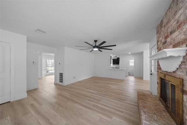 13715 Whichurch Way, Houston, TX 77015