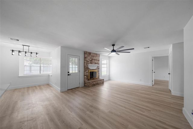 13715 Whichurch Way, Houston, TX 77015