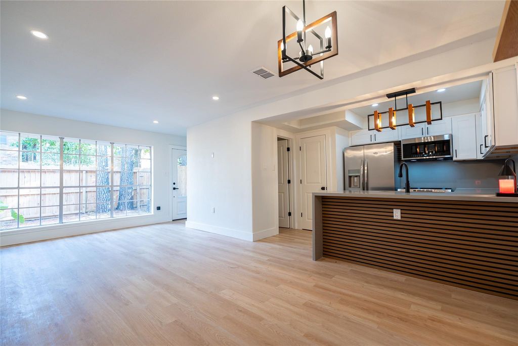 893 Wax Myrtle Lane 3, Houston, TX 77079