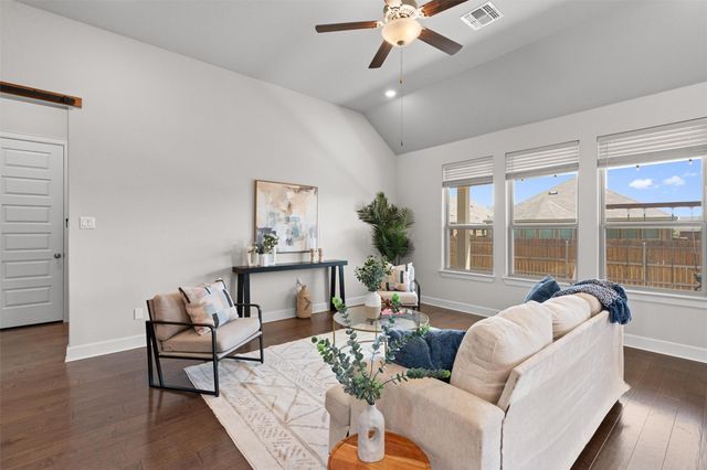 1205 Knowles DR, Hutto, TX 78634