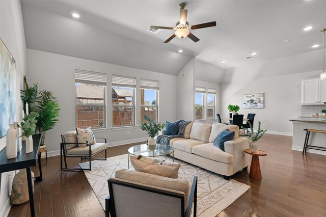 1205 Knowles DR, Hutto, TX 78634