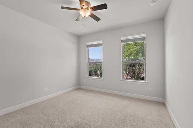 1205 Knowles DR, Hutto, TX 78634