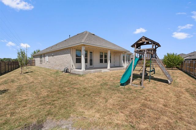1205 Knowles DR, Hutto, TX 78634