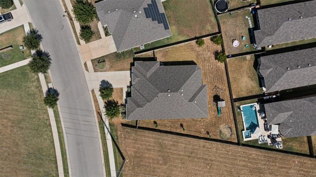 1205 Knowles DR, Hutto, TX 78634
