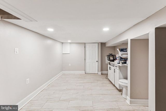 5210 RODMAN ST, Philadelphia, PA 19143