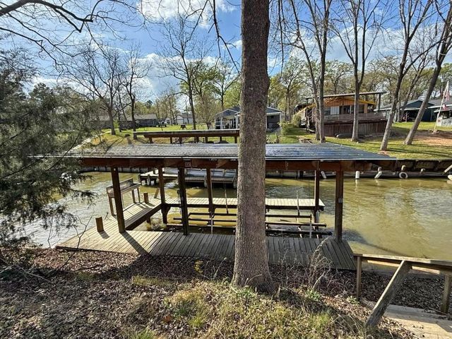 189 New Cove Dr, Livingston, TX 77351