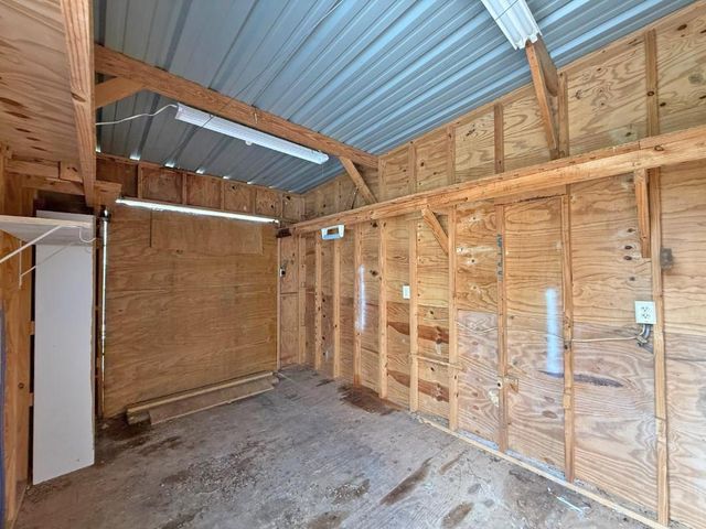 189 New Cove Dr, Livingston, TX 77351