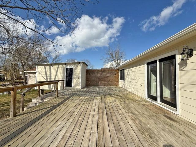 189 New Cove Dr, Livingston, TX 77351