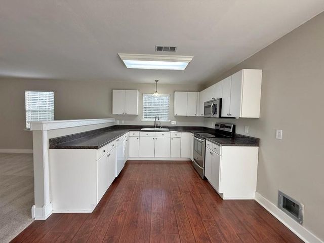 189 New Cove Dr, Livingston, TX 77351