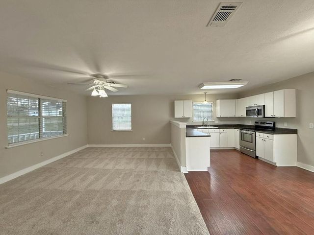 189 New Cove Dr, Livingston, TX 77351