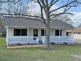 189 New Cove Dr, Livingston, TX 77351