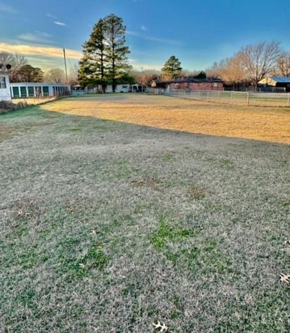 316 Jan Drive, Stratford, OK 74872