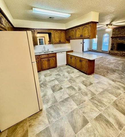 316 Jan Drive, Stratford, OK 74872