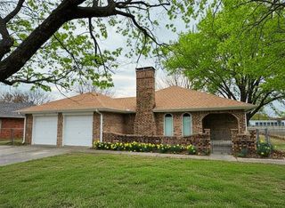 316 Jan Drive, Stratford, OK 74872