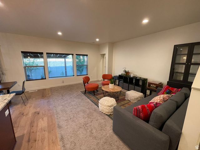 394 W PARKWAY DR, Kaysville, UT 84037