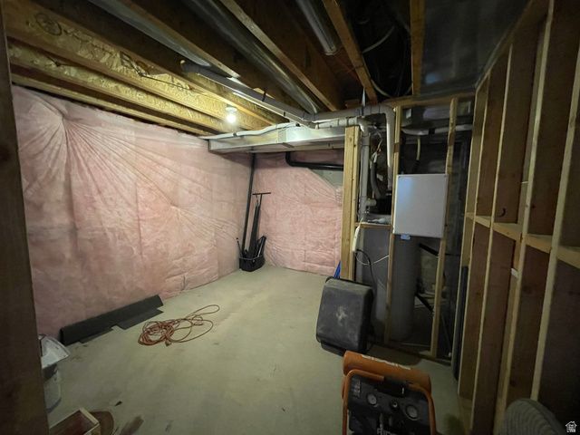 394 W PARKWAY DR, Kaysville, UT 84037