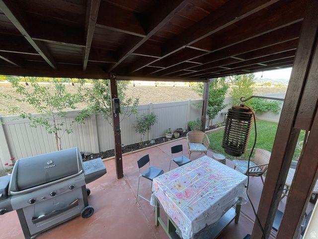 394 W PARKWAY DR, Kaysville, UT 84037