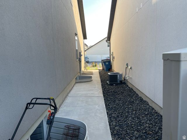 394 W PARKWAY DR, Kaysville, UT 84037
