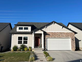 394 W PARKWAY DR, Kaysville, UT 84037