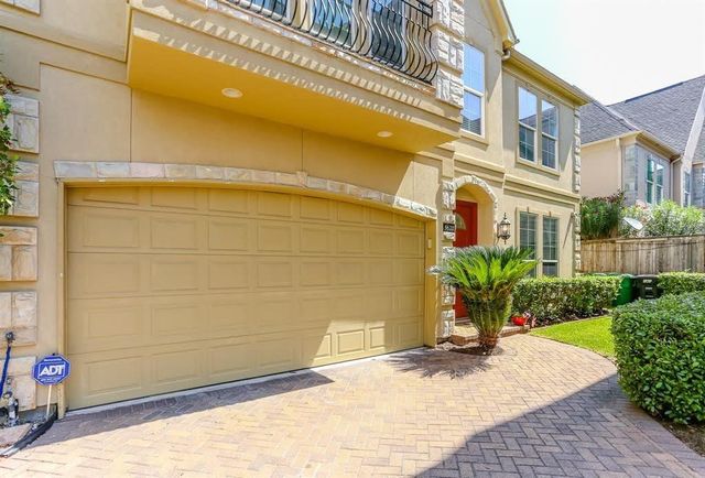 5622 Dolores Street, Houston, TX 77057