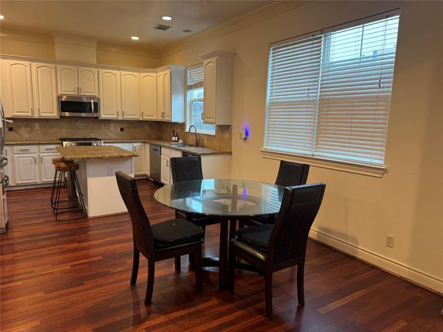 5622 Dolores Street, Houston, TX 77057