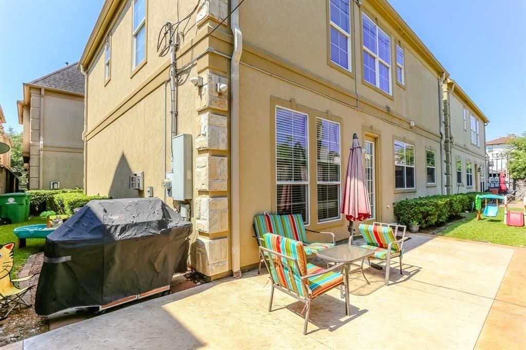 5622 Dolores Street, Houston, TX 77057