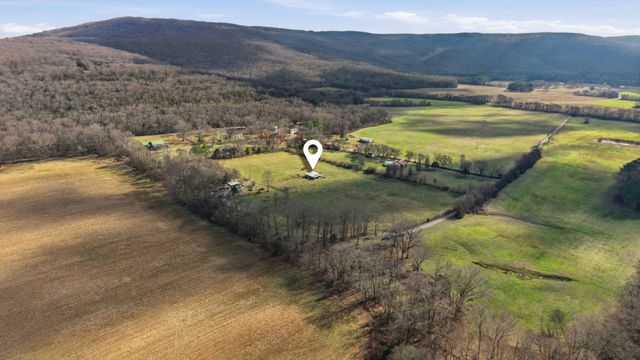 640 Dotson Cemetery Rd, Decherd, TN 37324