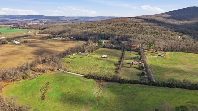 640 Dotson Cemetery Rd, Decherd, TN 37324