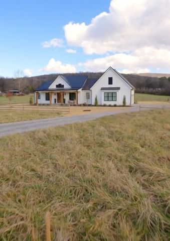 640 Dotson Cemetery Rd, Decherd, TN 37324