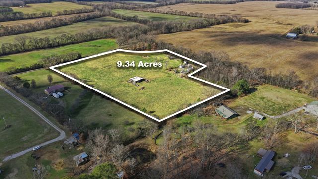 640 Dotson Cemetery Rd, Decherd, TN 37324