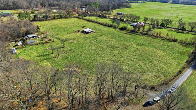 640 Dotson Cemetery Rd, Decherd, TN 37324