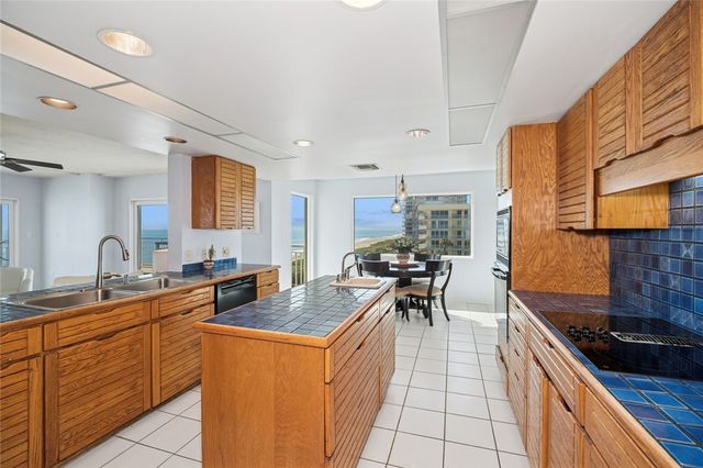 989 N Highway A1A 5, Indialantic, FL 32903