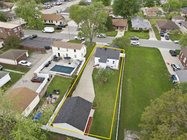 1608 N Center Street, Crest Hill, IL 60403