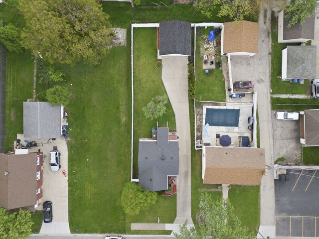 1608 N Center Street, Crest Hill, IL 60403