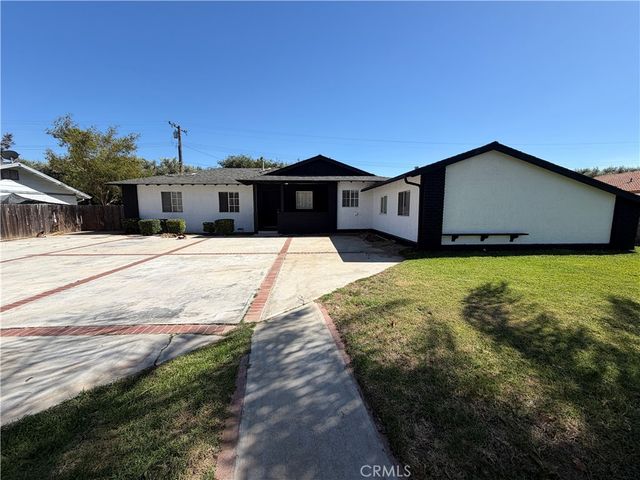 6754 Karen Lane, Jurupa Valley, CA 92509