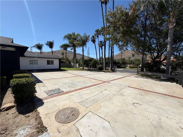 6754 Karen Lane, Jurupa Valley, CA 92509