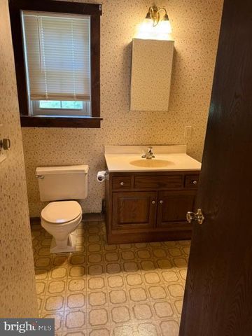 319 CAROL LYNN DR, Willow Street, PA 17584