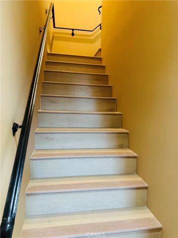 5555 Carpenter 4, Valley Village, CA 91607